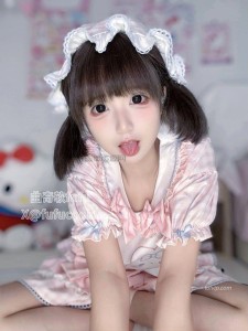 极品白幼瘦可爱少萝宝宝 80P 3V